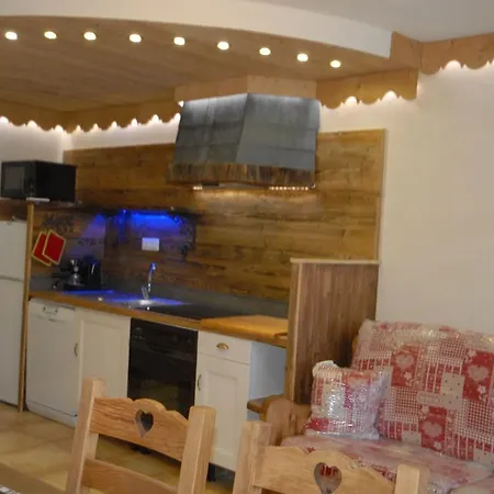 Piolet Panoramic Апартаменти *