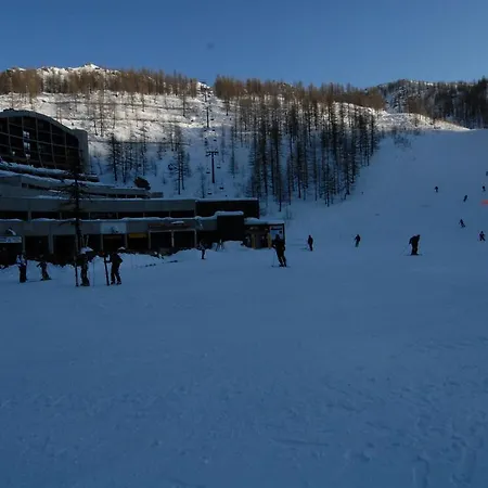 Piolet Panoramic Апартаменти