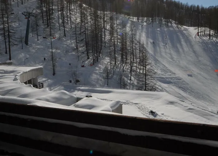 Piolet Panoramic بيريوِل تْشيرفينيا